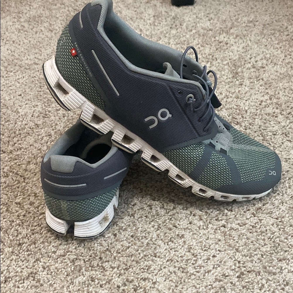 On Running Cloud Men's 12 Slip On Shoes